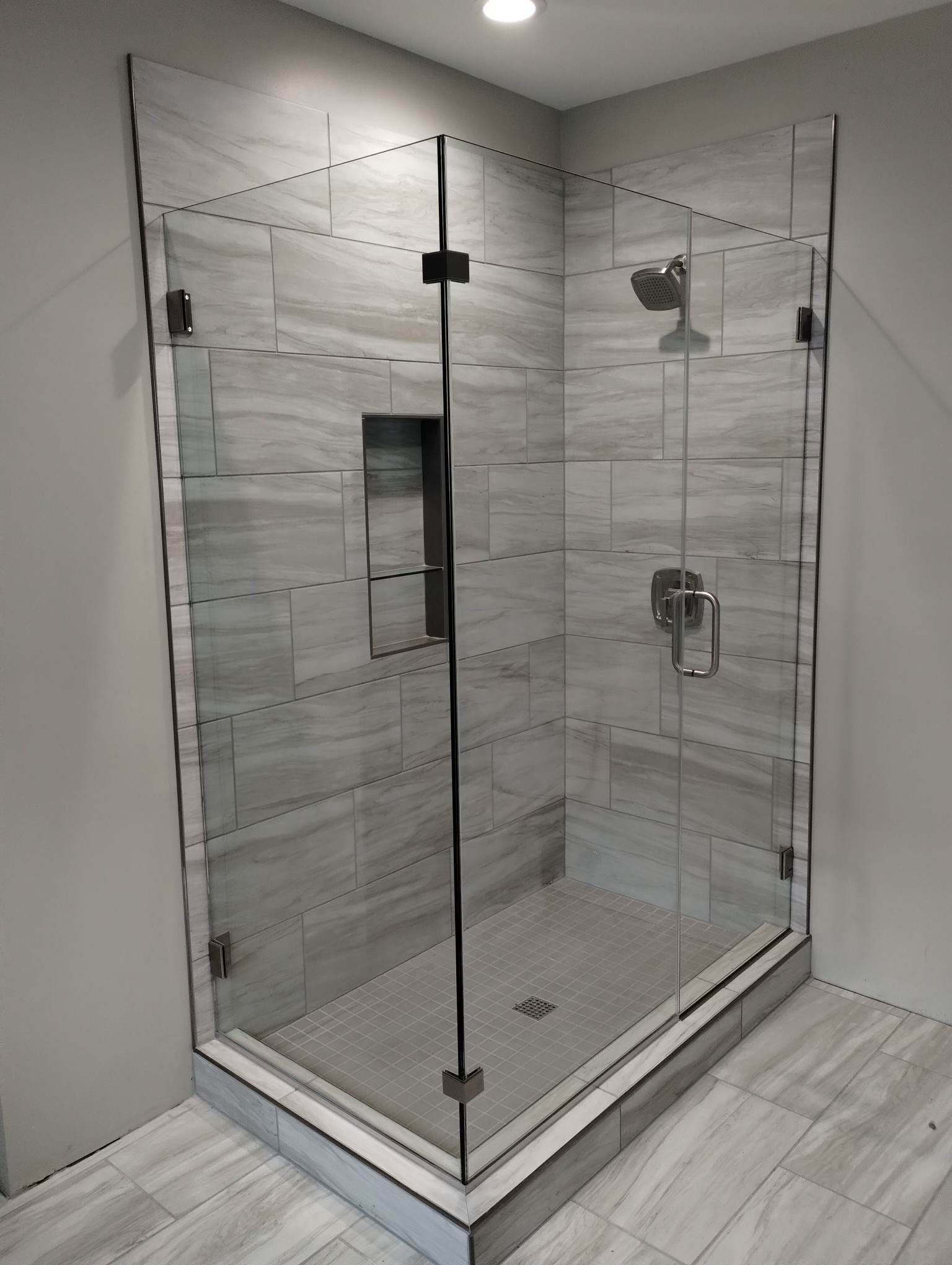 Shower Glass Divider — Milwaukee, WI — Luhman’s Glass