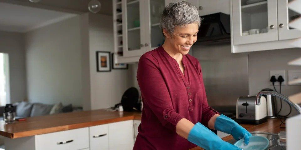 Mother Washing Dishes – Archdale, NC – Queen’s Septic Tank Service Mother Washing Dishes – Archdale, NC – Queen’s Septic Tank Service