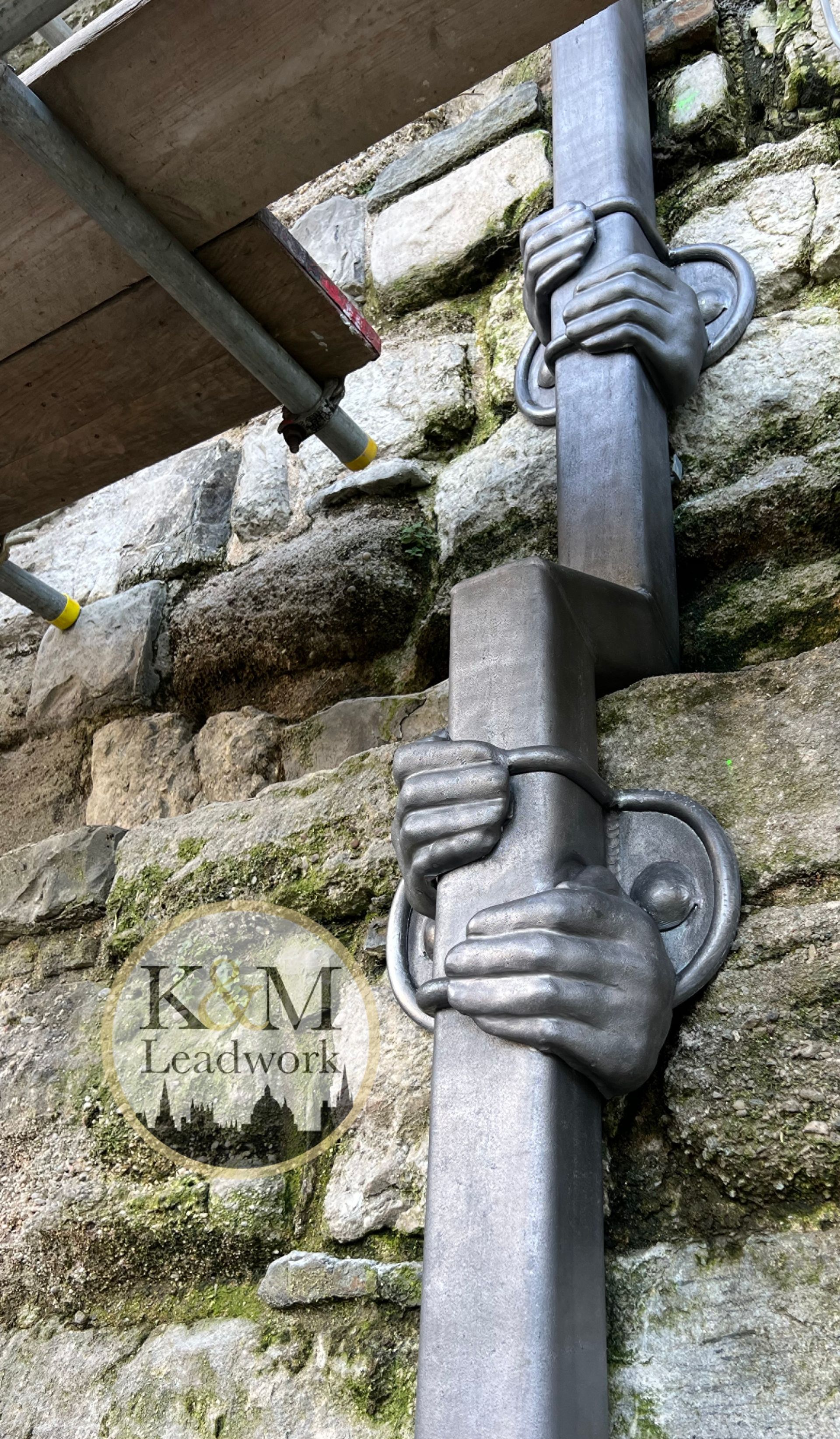 Caernarfon castle lead hands