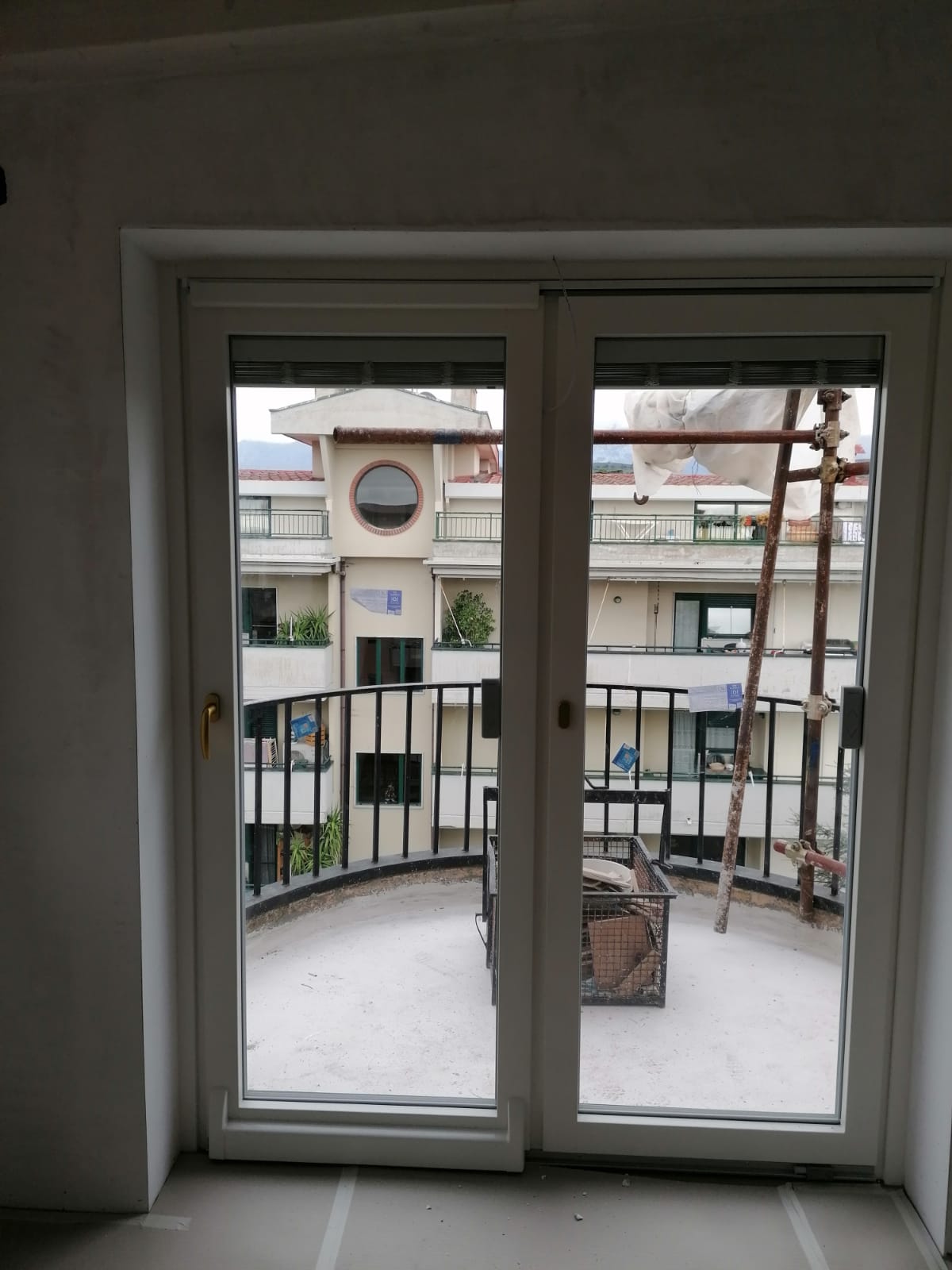 Posa infissi