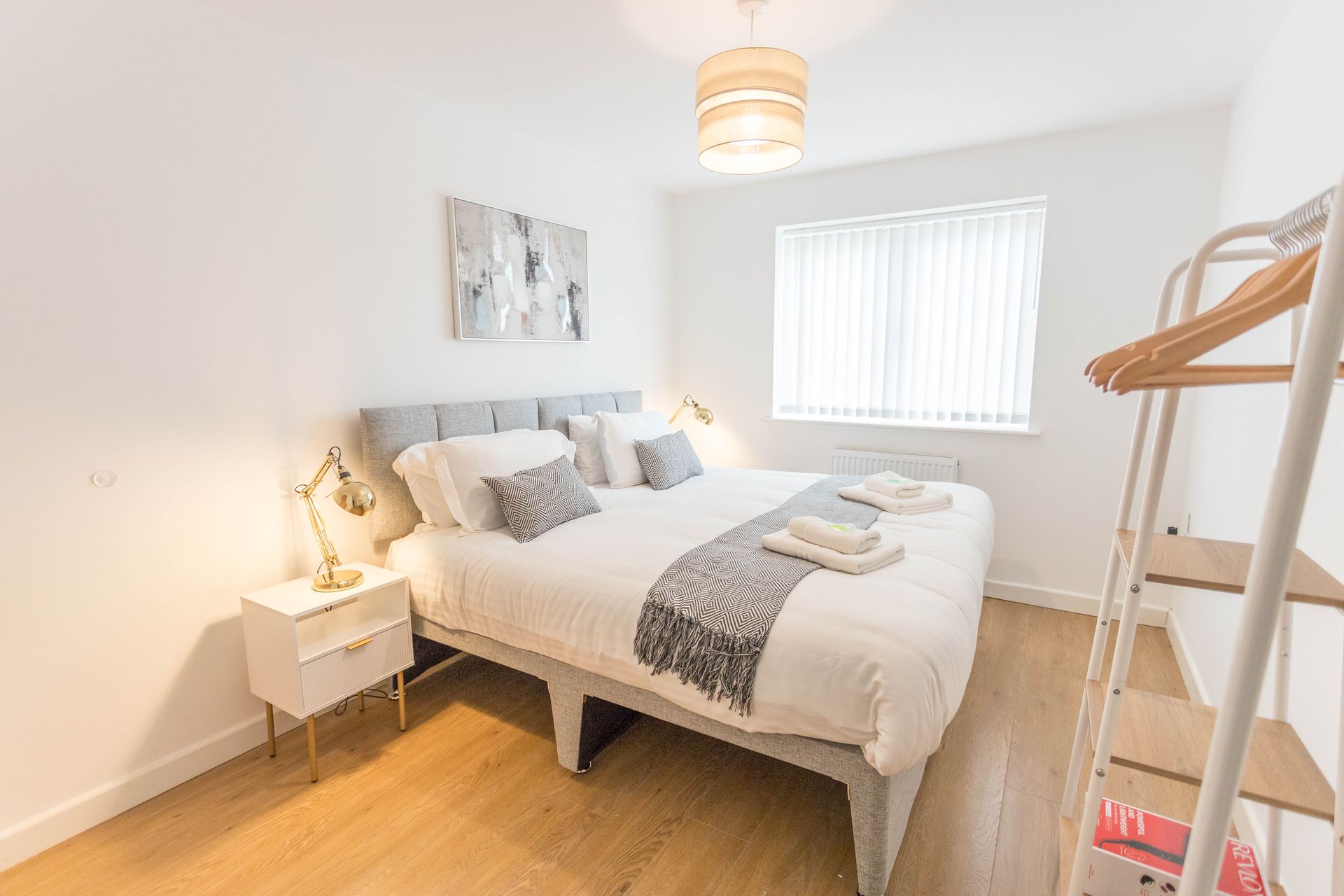 Icon| Serviced Accommodation | Oxford Apt | Contractors | Business | Leisure | Families