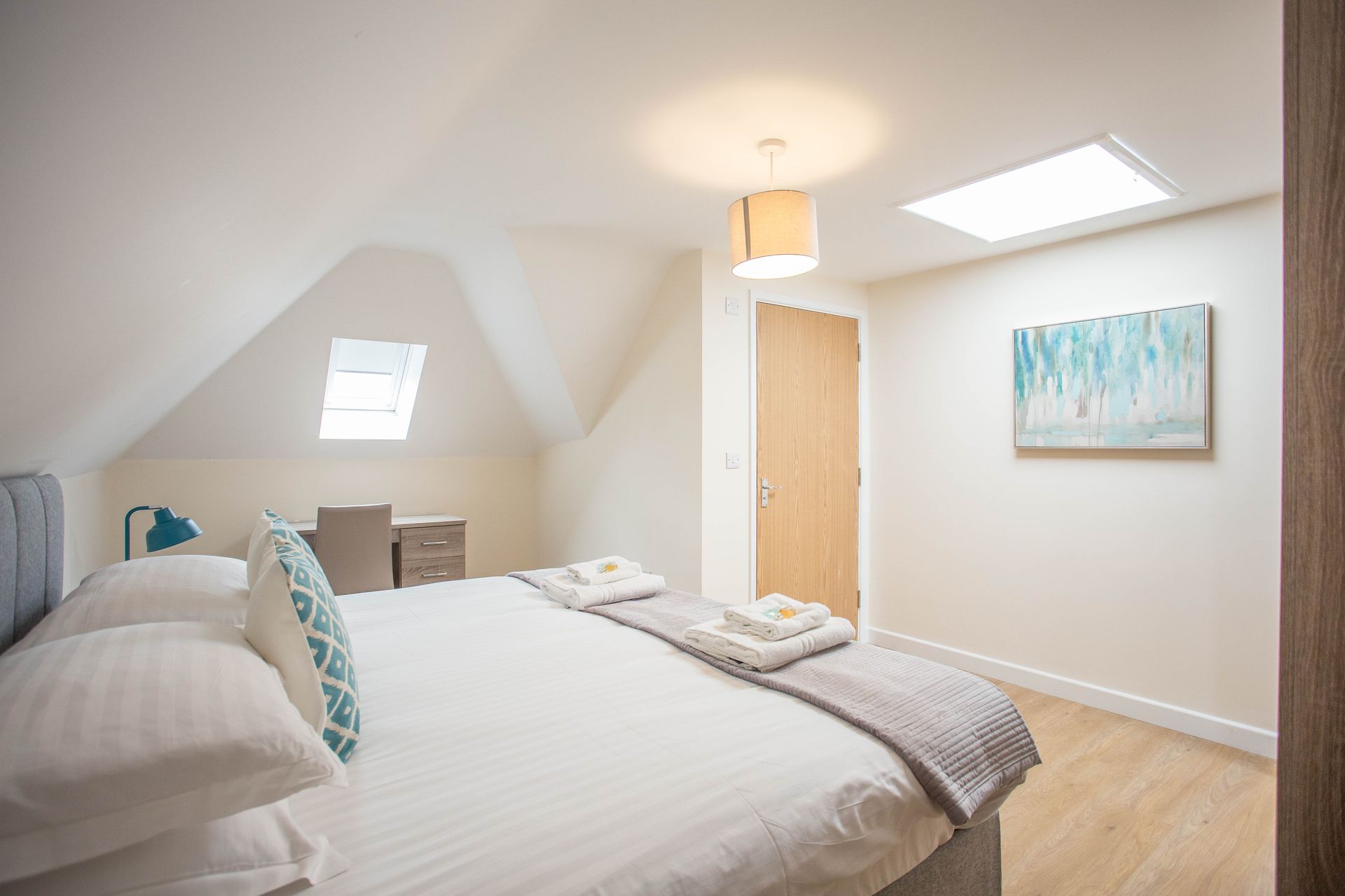 Icon| Serviced Accommodation | Oxford Apt | Contractors | Business | Leisure | Families