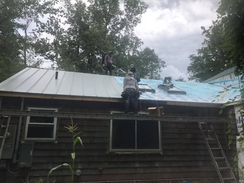 Group Of Men Working | New Milford, CT | Kent Hollow Siding LLC