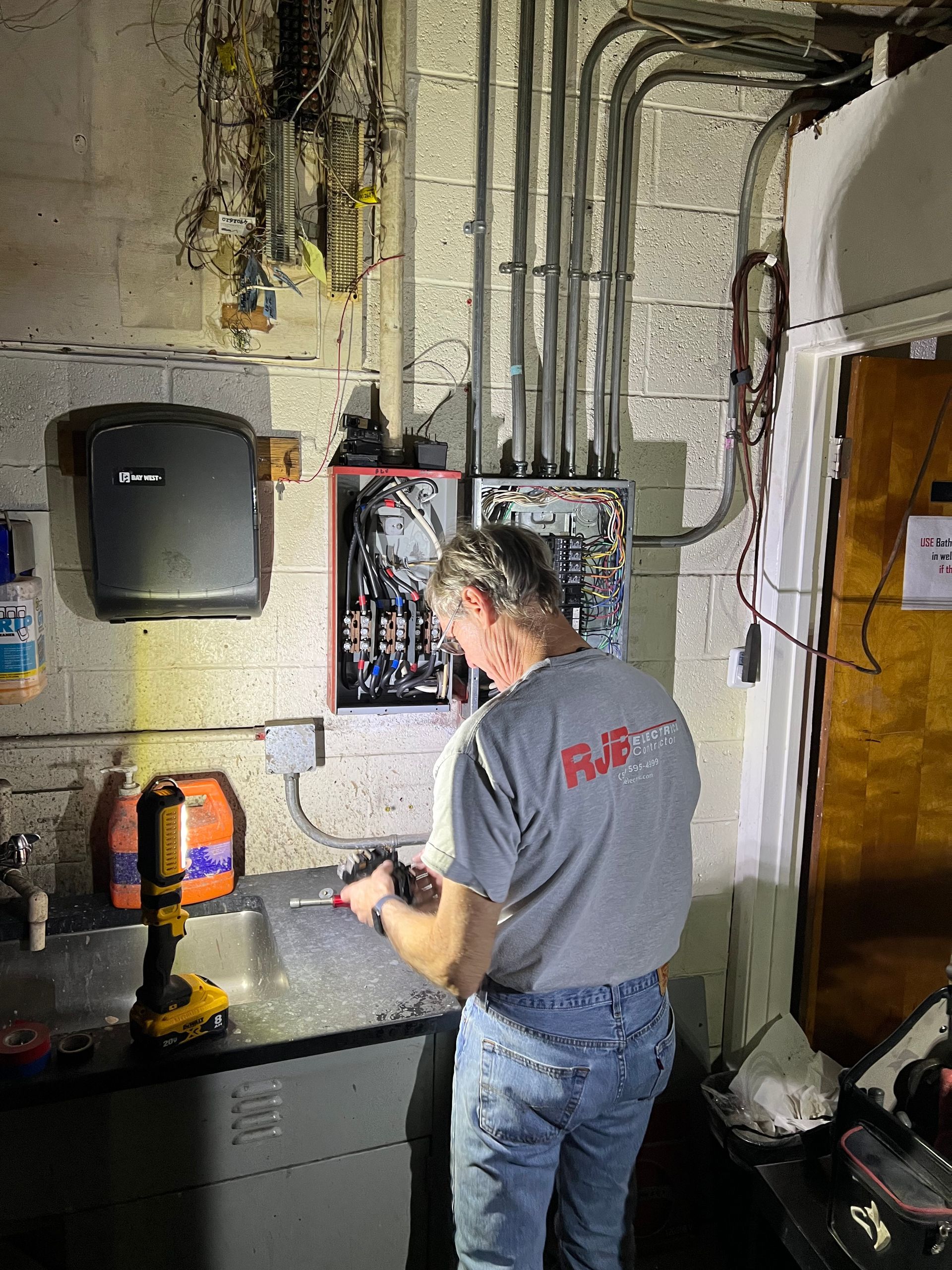 Electricians — Lighting in Signal Hill CA Electricians — Lighting in Signal Hill CA