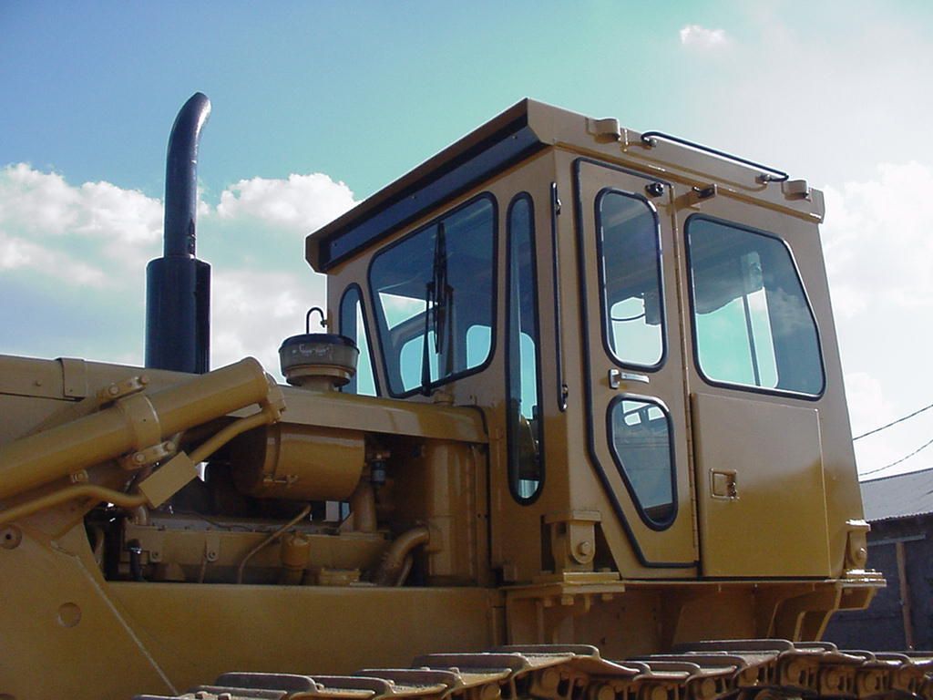 D6C Enclosed Cab