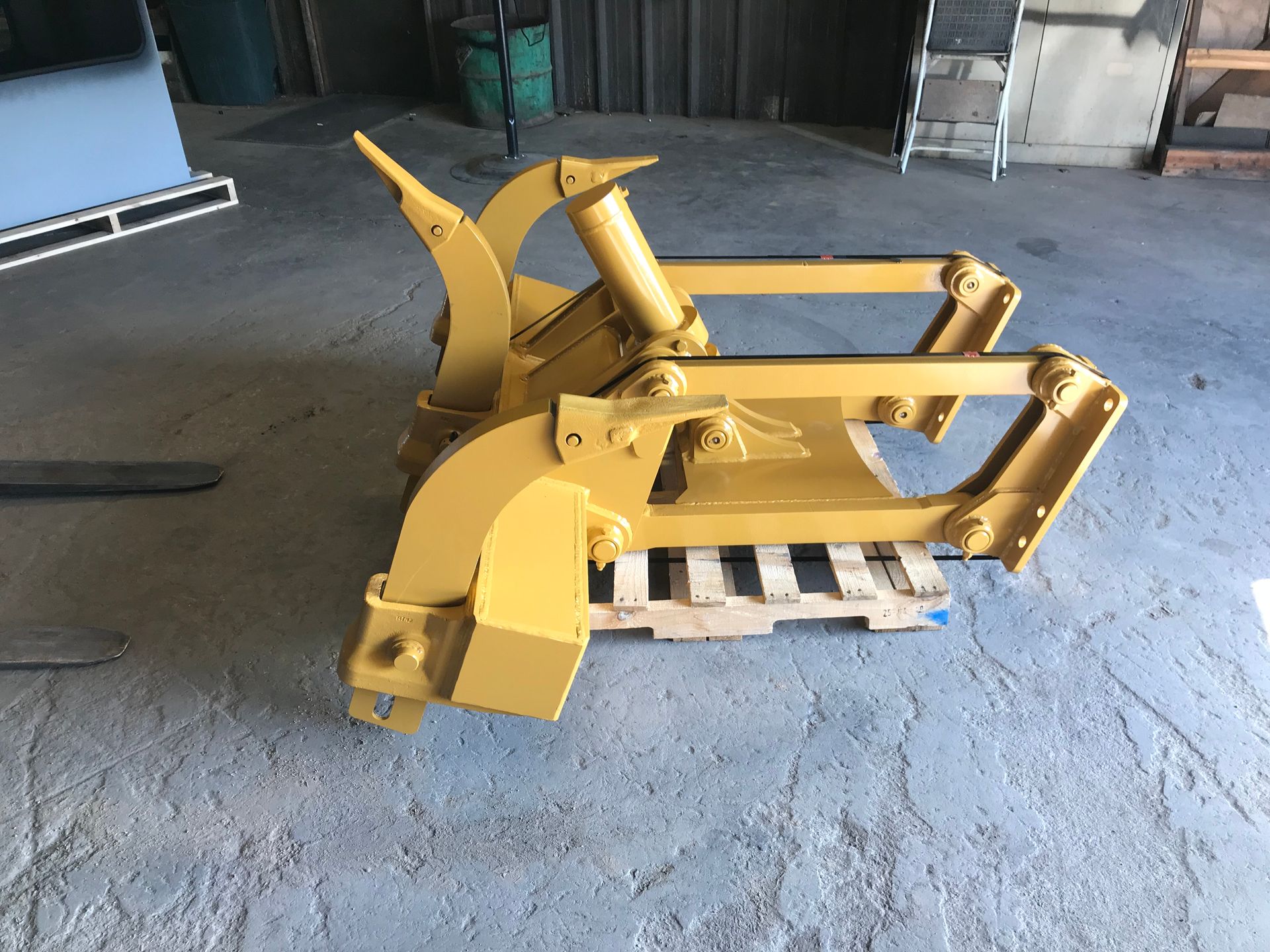 Caterpillar D3G, D4G & D5G Ripper