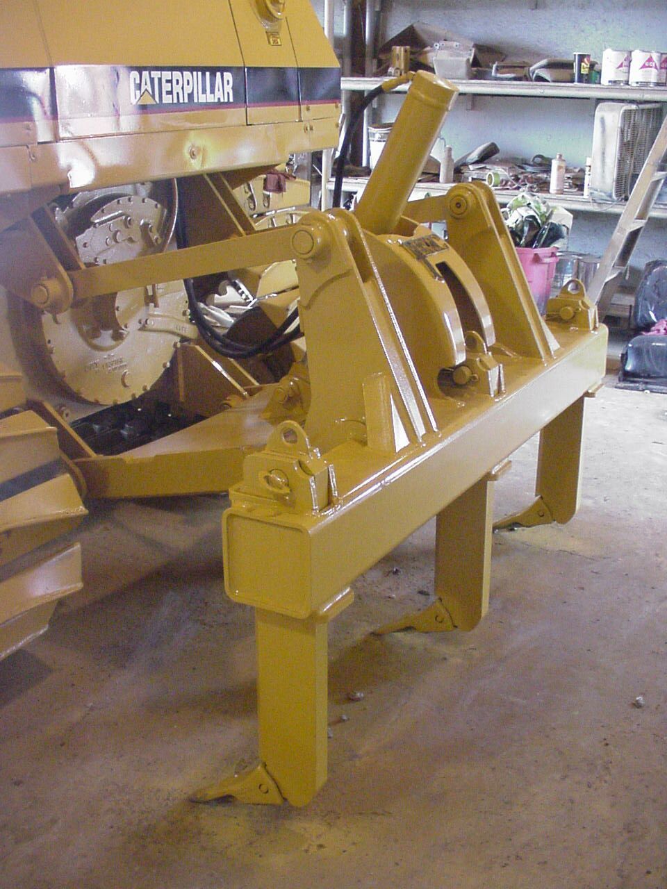 Caterpillar D4H RIPPER