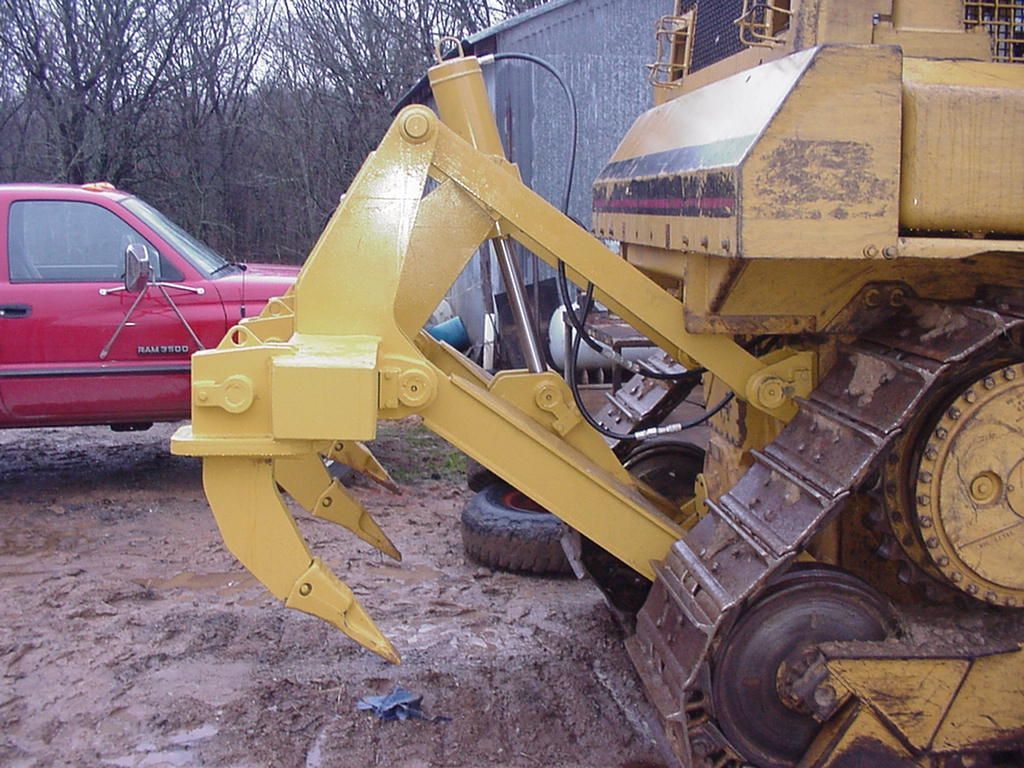 Caterpillar D6H RIPPER