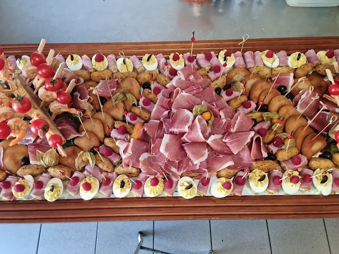 Relais du petit bourg à Ardon: Votre restaurant - caveau - traiteur