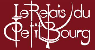 A red and white logo for le relais du petit bourg