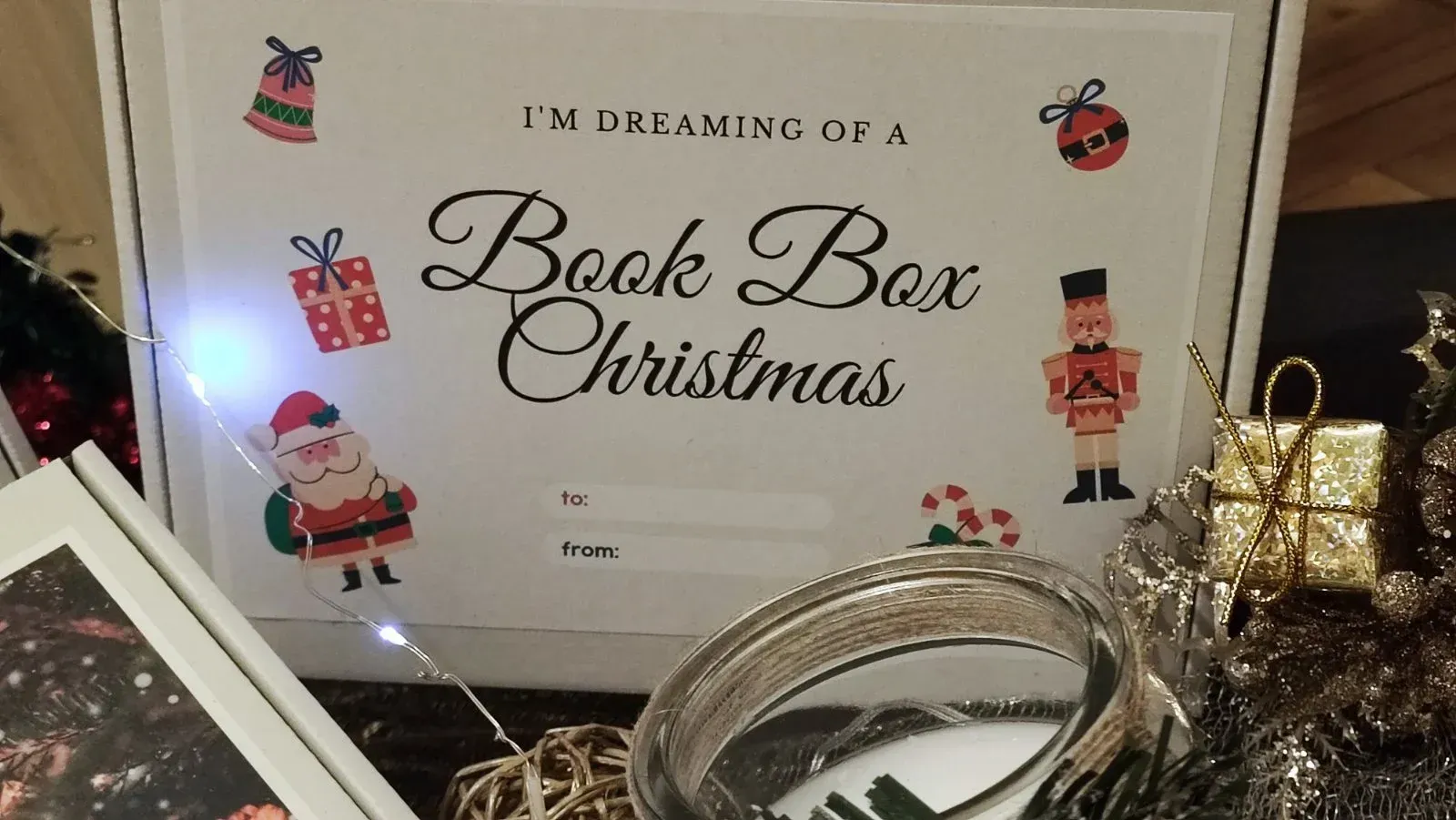 коледна кутия с книги и подаръци Book Box Christmas