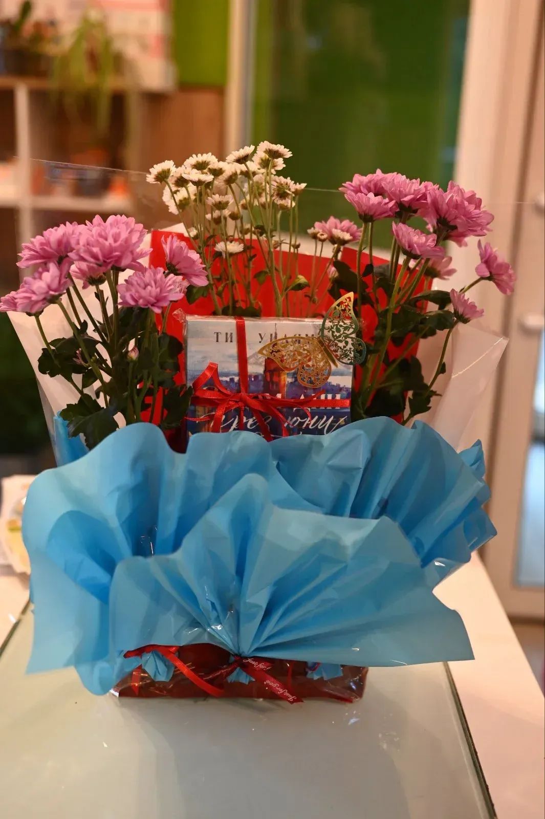 книжни букети българия book bouquet bulgaria подарък цветя и книги