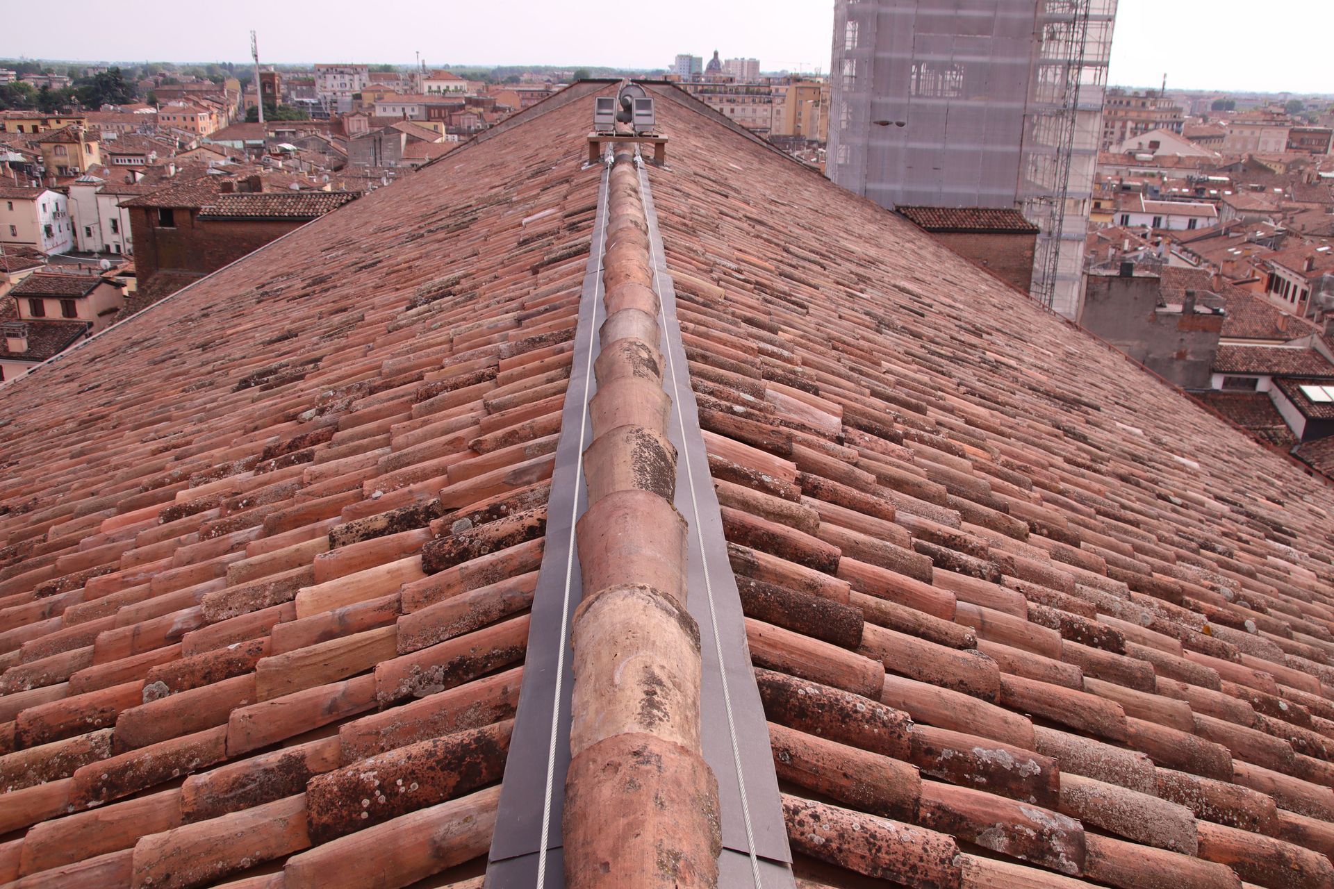 Copertura in tegole di un edificio