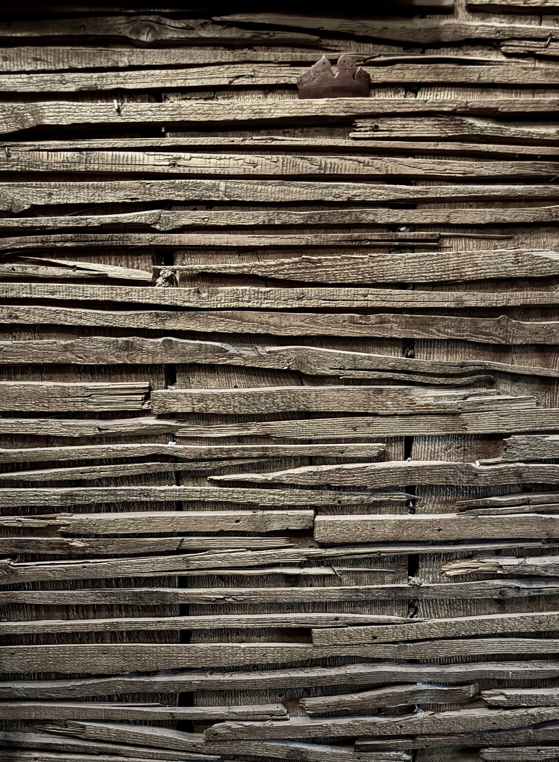 Detalle de la madera antigua de la casa