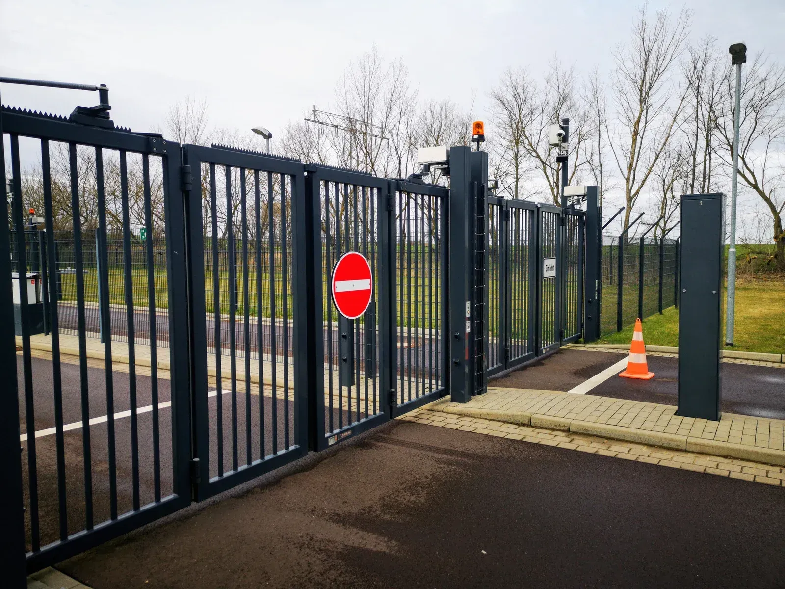 Metal security gate with