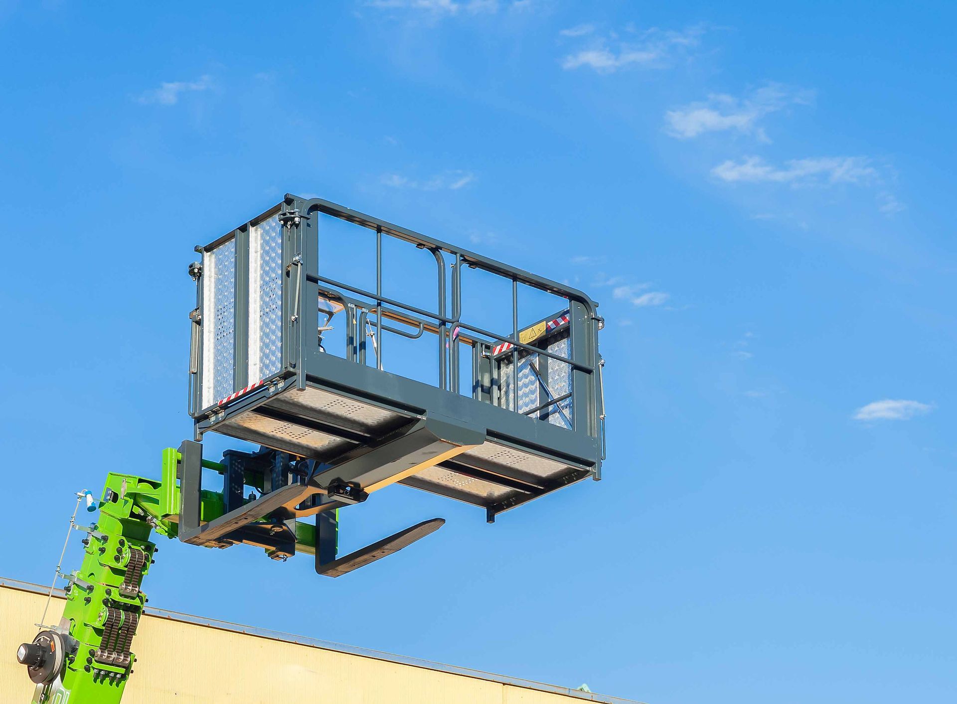 Forklift telescopic boom with bucket | Derrimut, VIC | Discount Forklifts