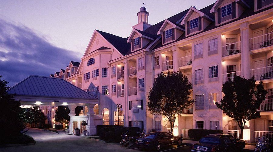 Hotel Grand Victorian Branson Teacher Discount | Education Discounts on Branson Missouri Hotels