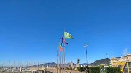 town of three flags