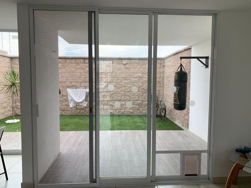JAI DISEÑO Y CONSTRUCCIÓN EN ALUMINIO Y VIDRIO