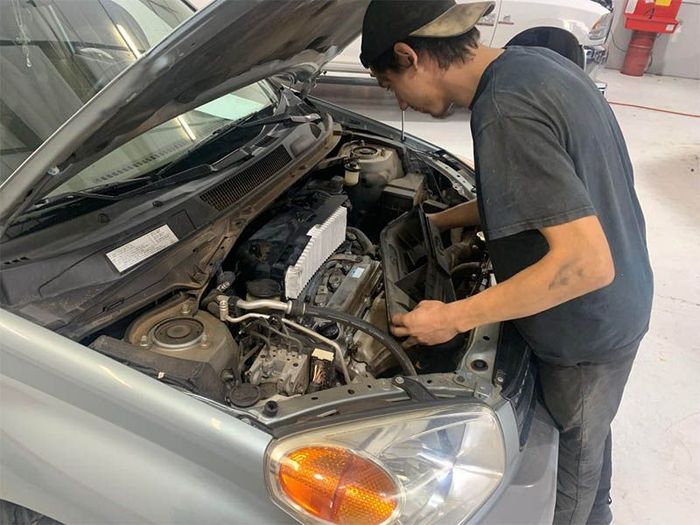 Our Mechanic Repair Vehicle's Engine in Albuquerque, NM - Forthright Auto Repair