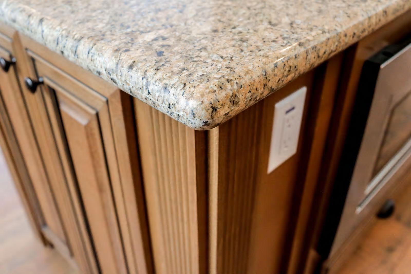 Kitchen Table — Bakersfield, CA — Valley Manufactured Homes, Inc.