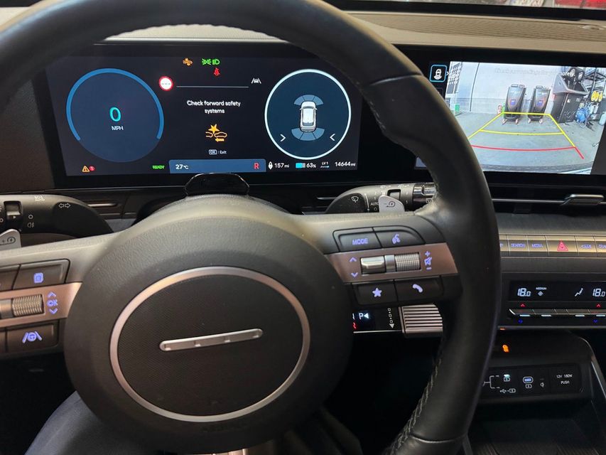 Melding van rijhulpsystemen op het dashboard vóór de kalibratie