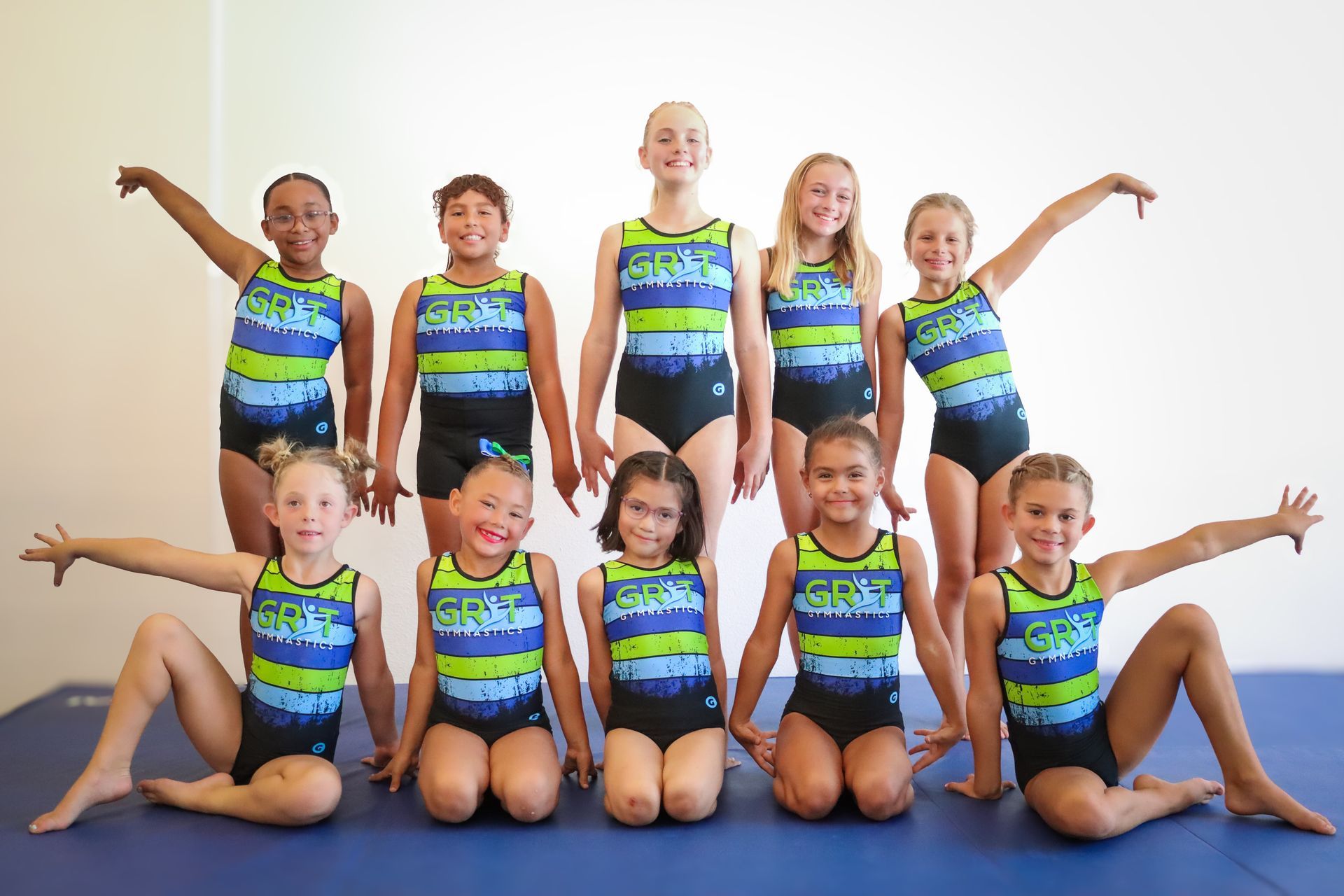 GRIT gymnasts in team uniforms — team photo 3