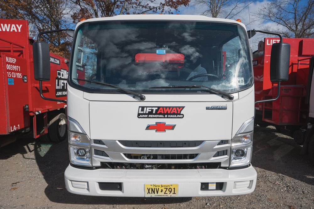 White Lift Away truck logo