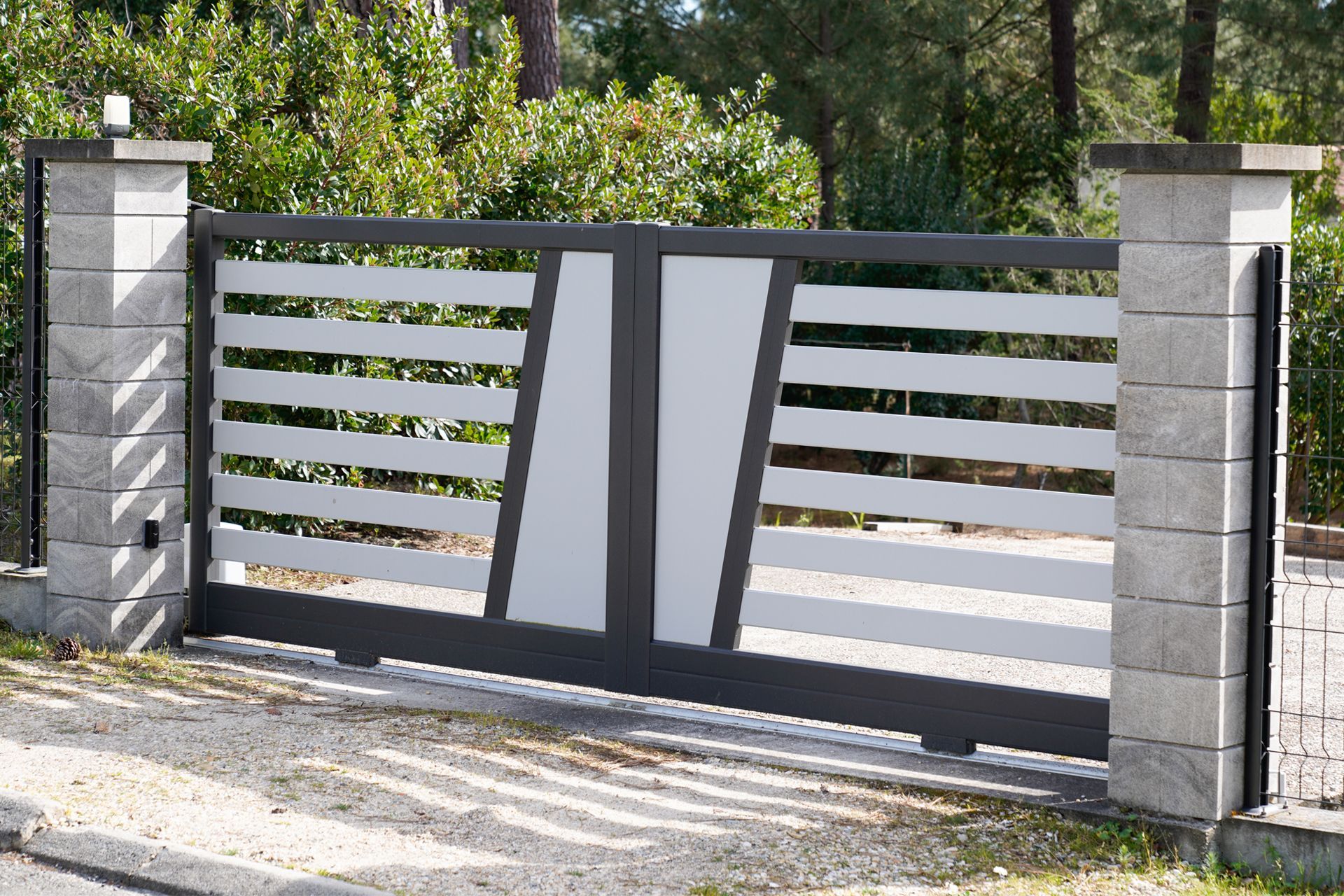 Slide Gate