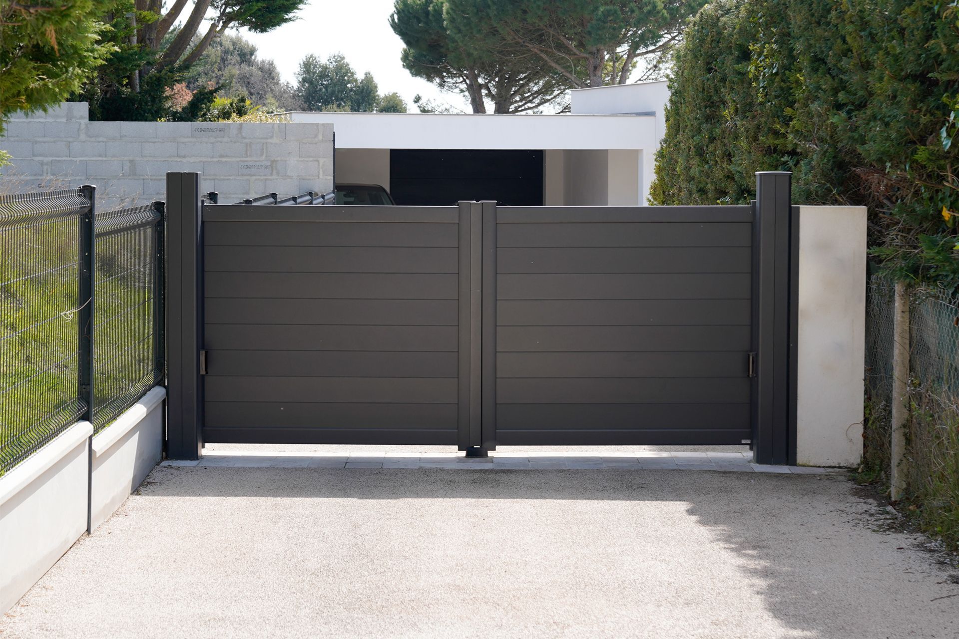 Aluminum Gate