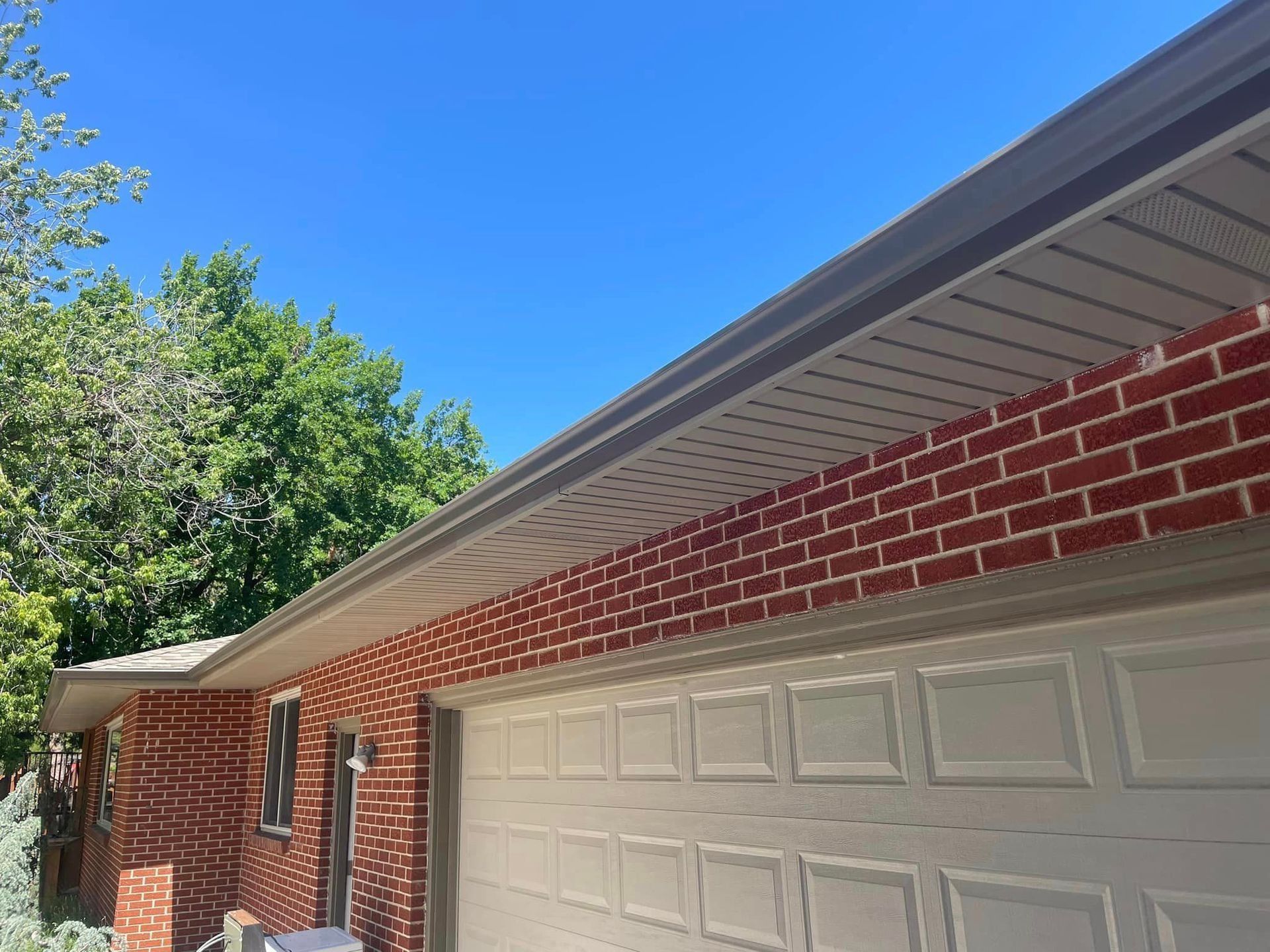 Elite Seamless Rain Gutter