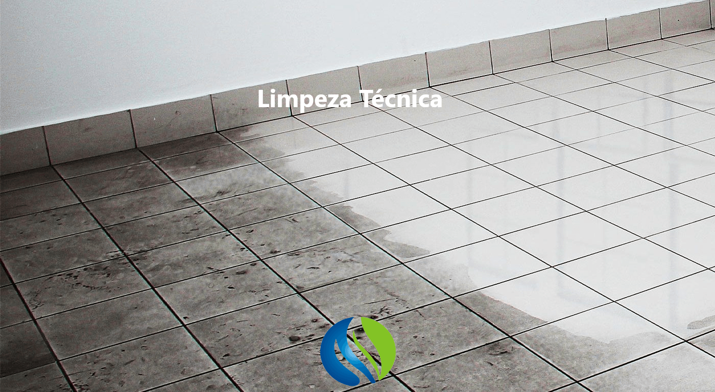 Limpeza técnica de piso de cerâmico impregnado de sujeira