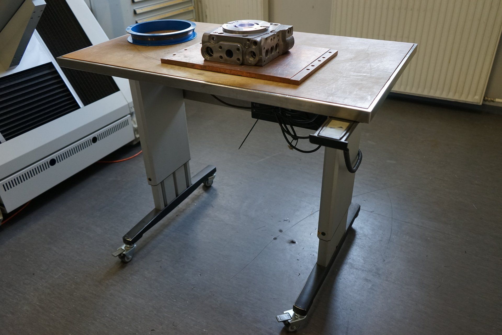 Jutz Lasertechnik, Produkte, Laserzubehör, Hubtisch