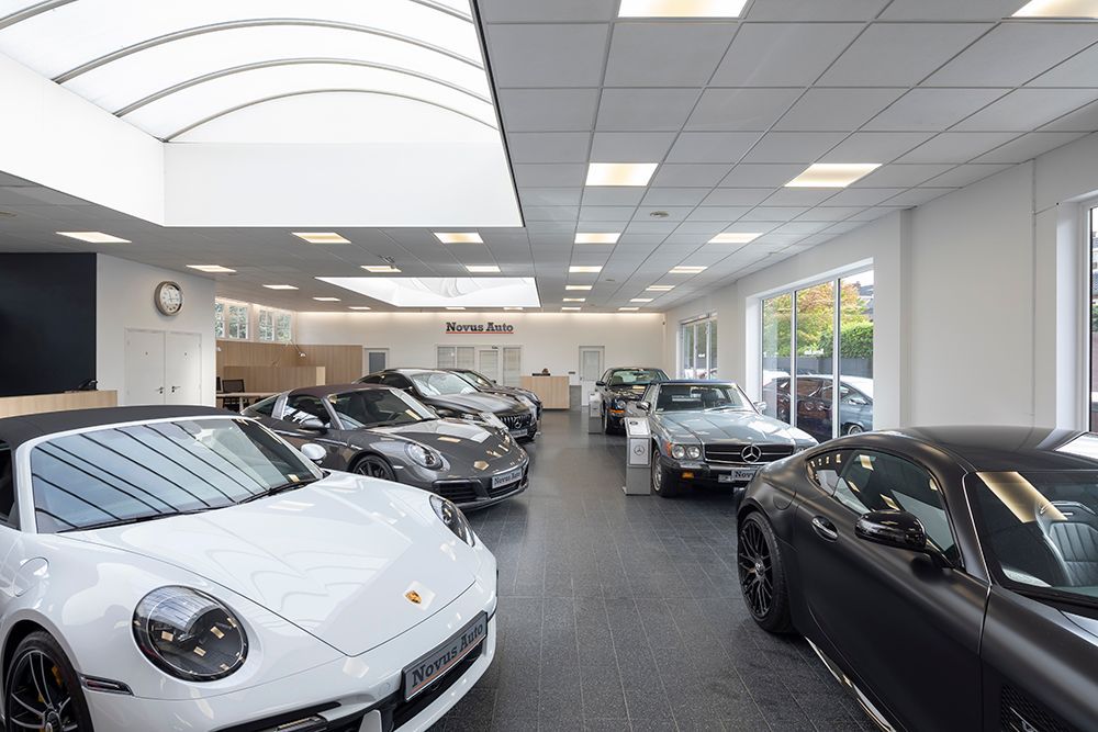 nieuwe auto showroom