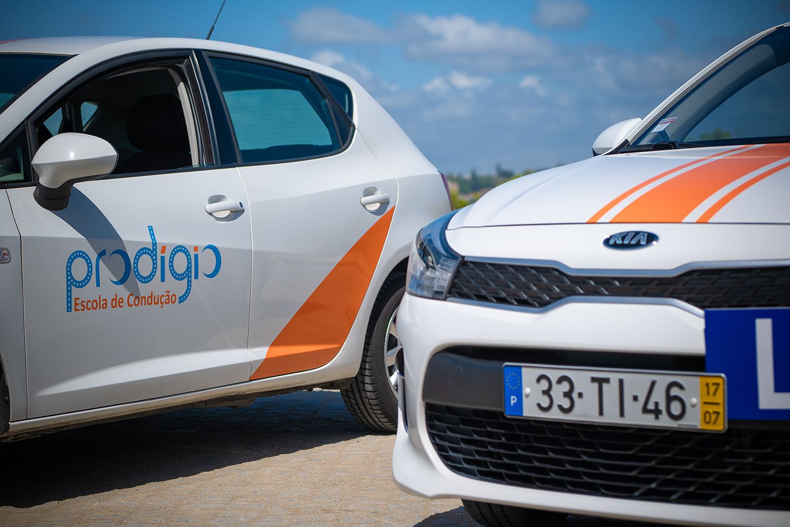 Carro da Escola de Condução Prodígio em Vila Nova de Gaia