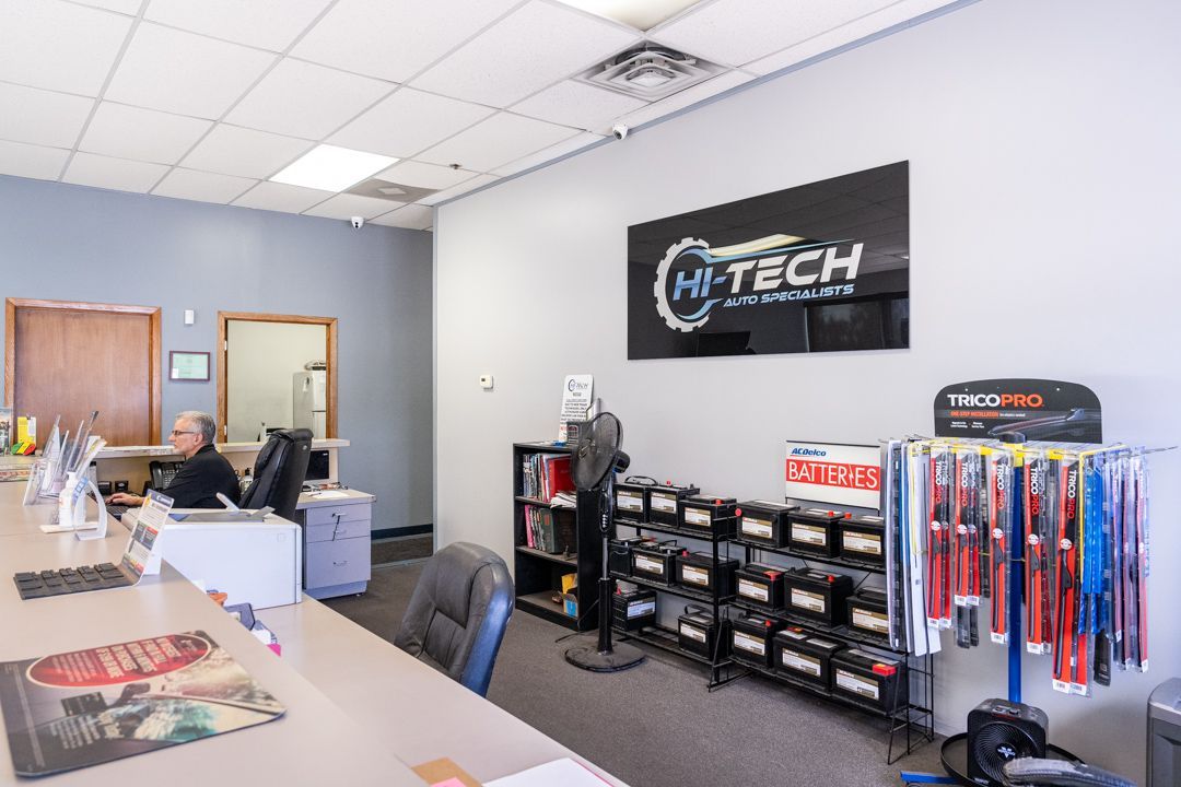 Oak Lawn front desk