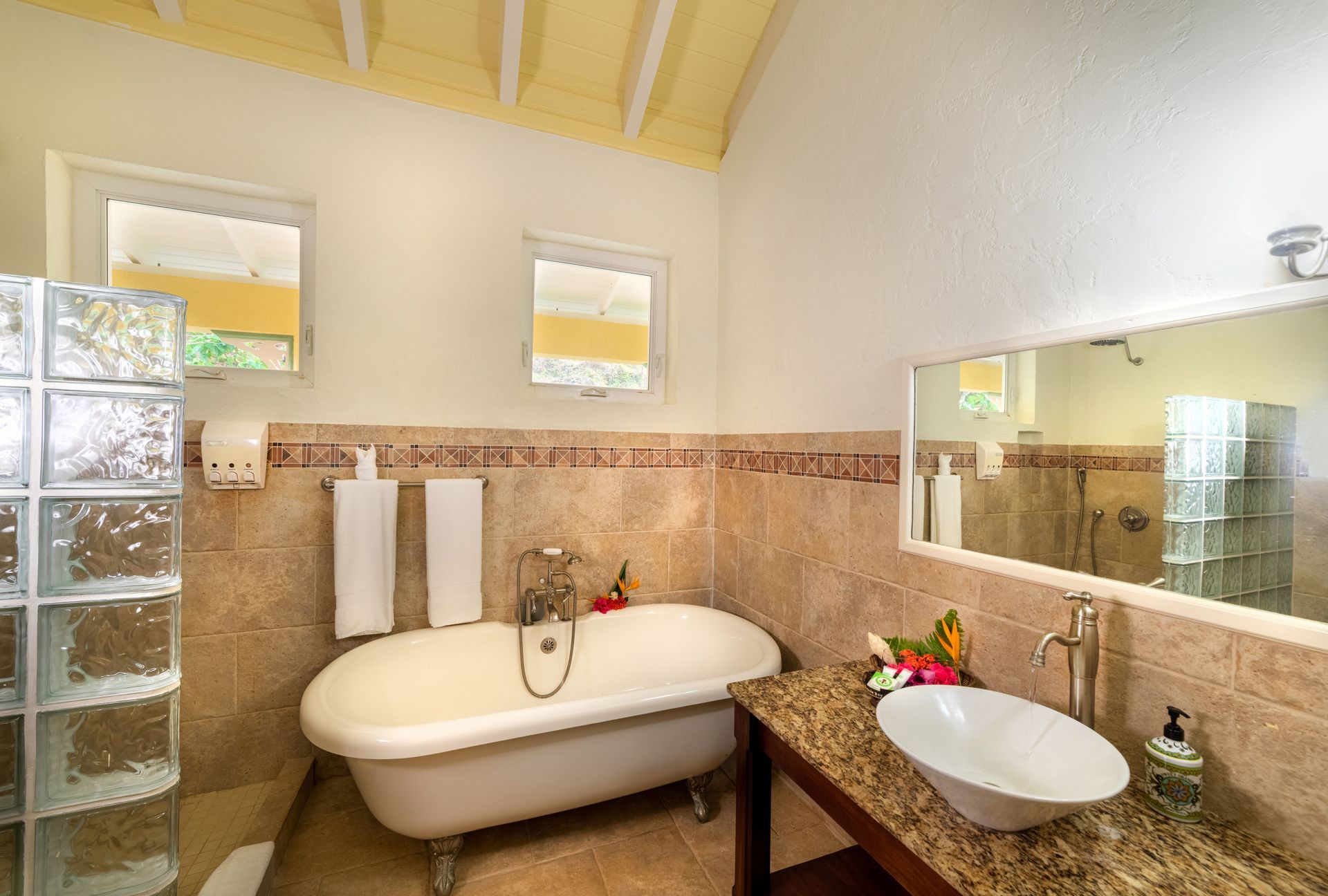 Garden View Premier Suites, Rosalie Bay Resort