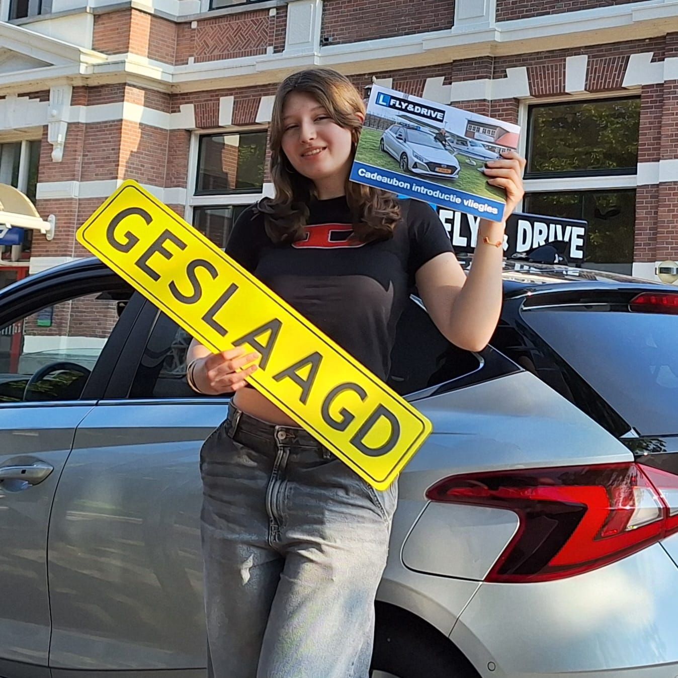 Vrouw met een geel