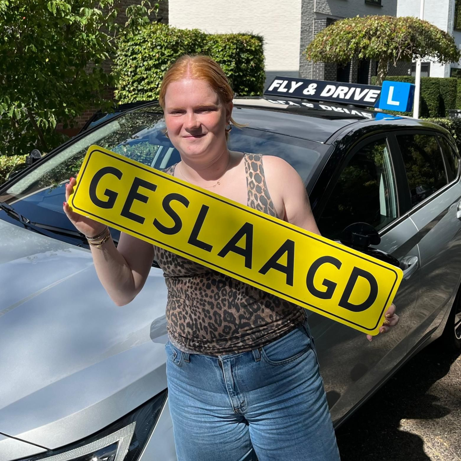 Vrouw met een geel