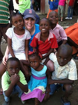 people Volunteering 16