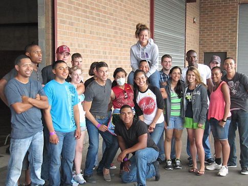 people Volunteering 10