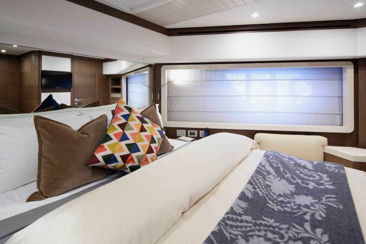 Hunter Douglas shades on a yacht near Ft. Lauderdale, Florida (FL)