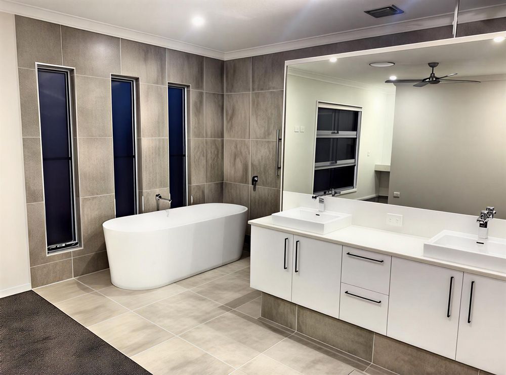 A bathroom with stylish, slip-resistant tiles