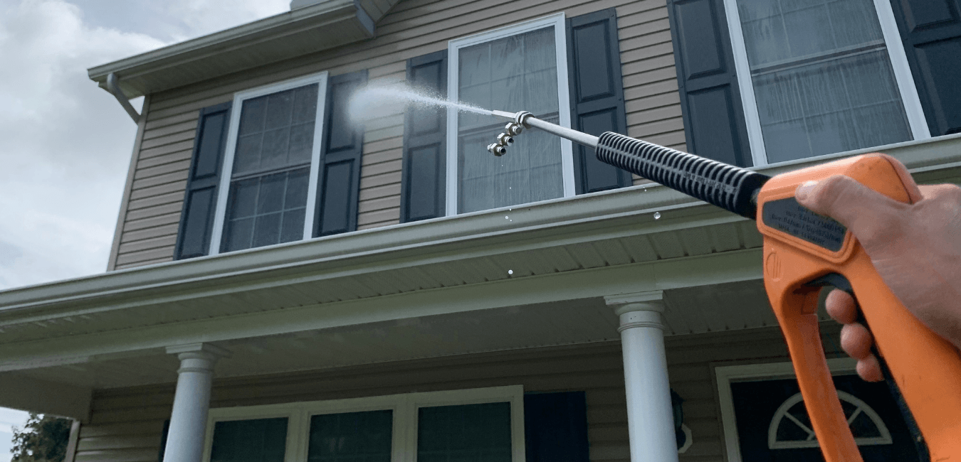 Davis Shooter Tip In Use On A House Wash Davis Shooter Tip Review