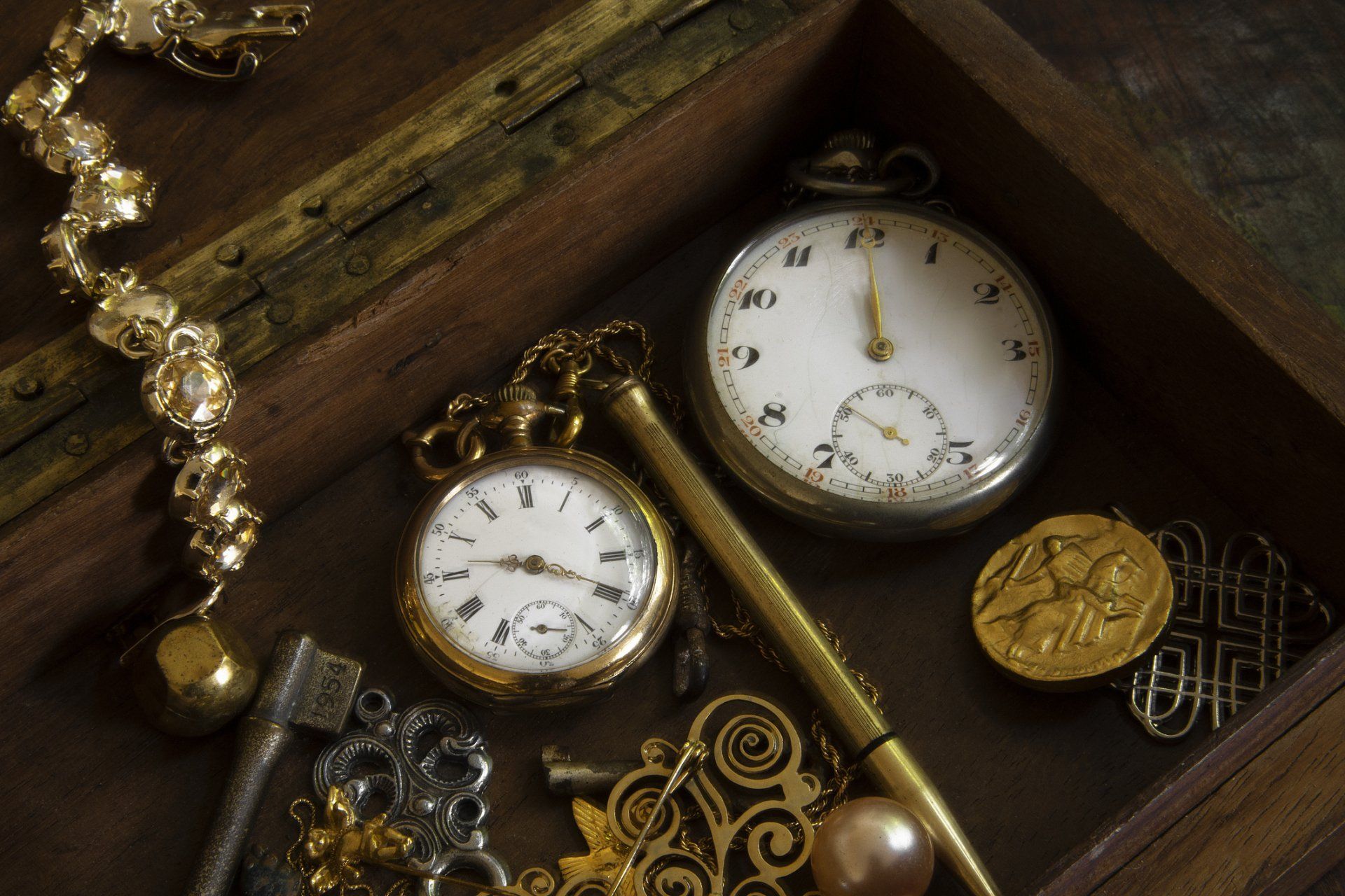 Box Of Gold Jewelries — Westford, MA — Countryside Trading
