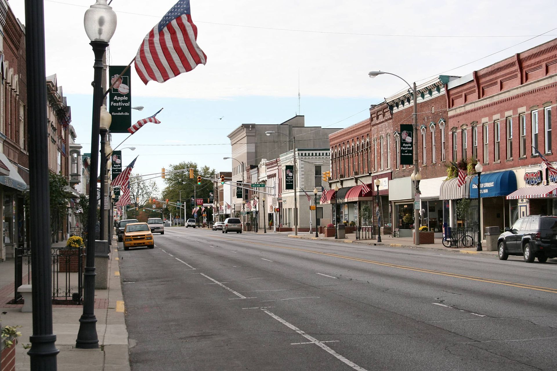 Street view of downtown Kendallville, serviced by MovePro professional moving company