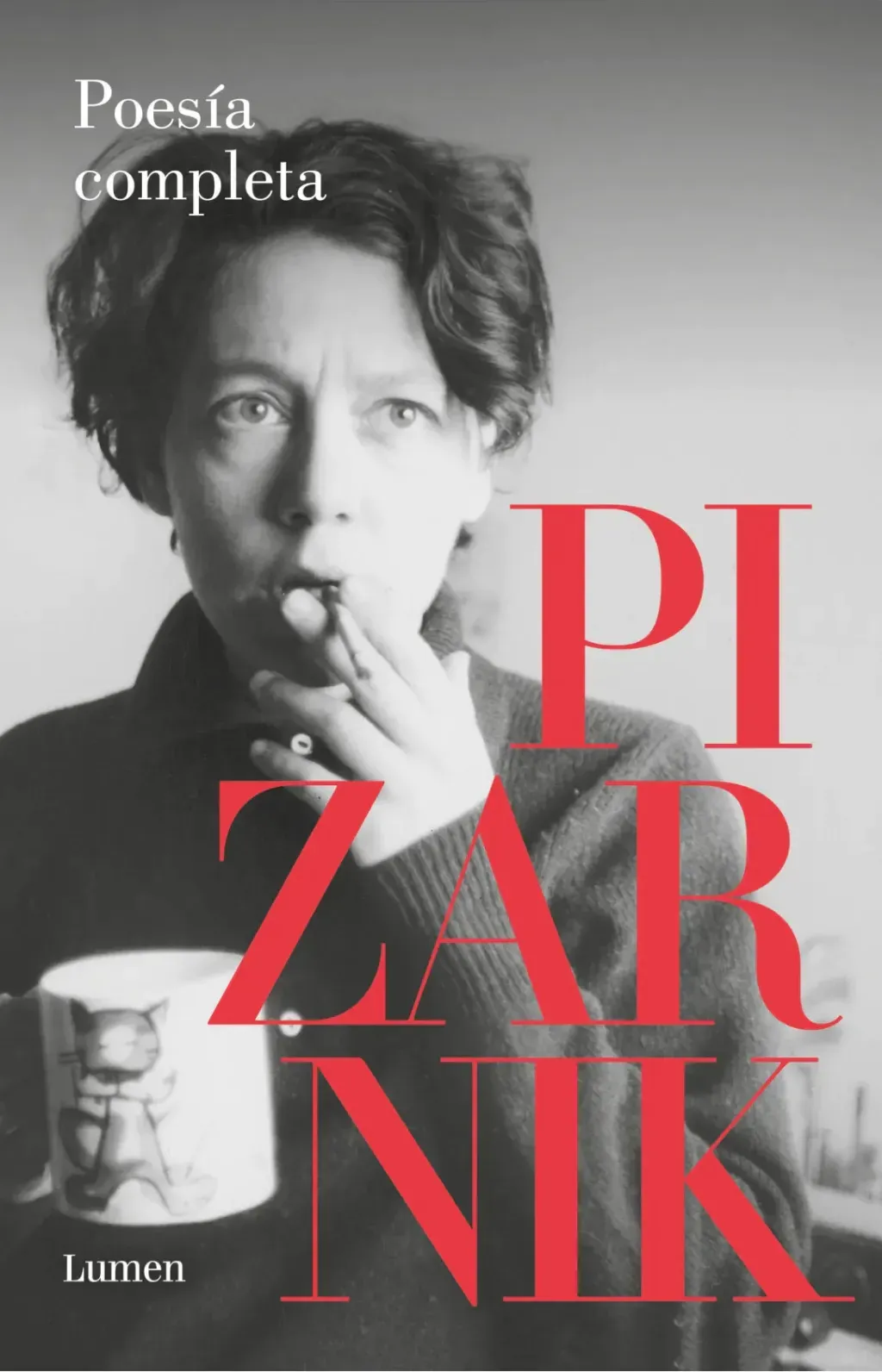 Portada del libro: Mujer sosteniendo un cigarrillo y una taza, título 