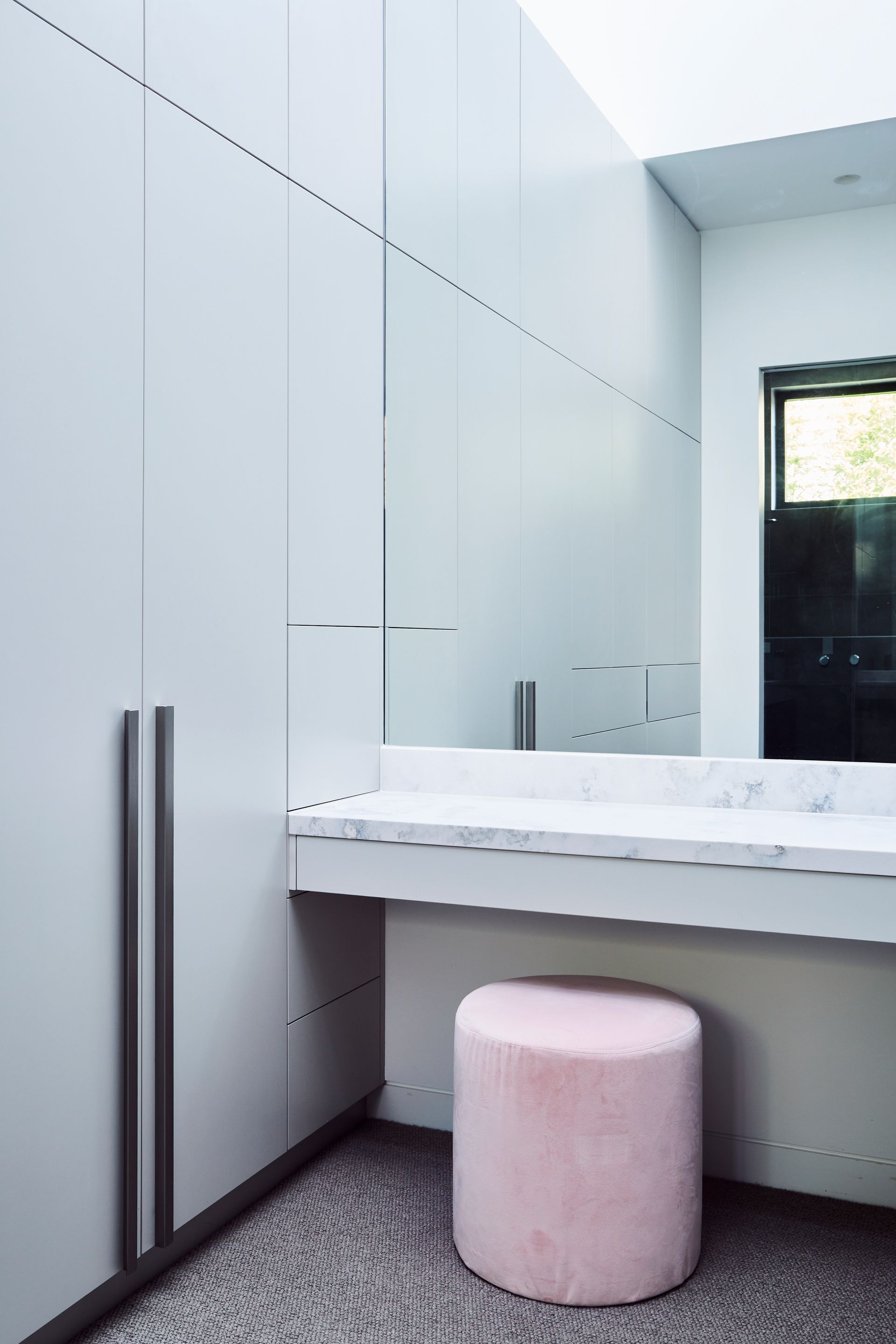 Bathroom shelf
