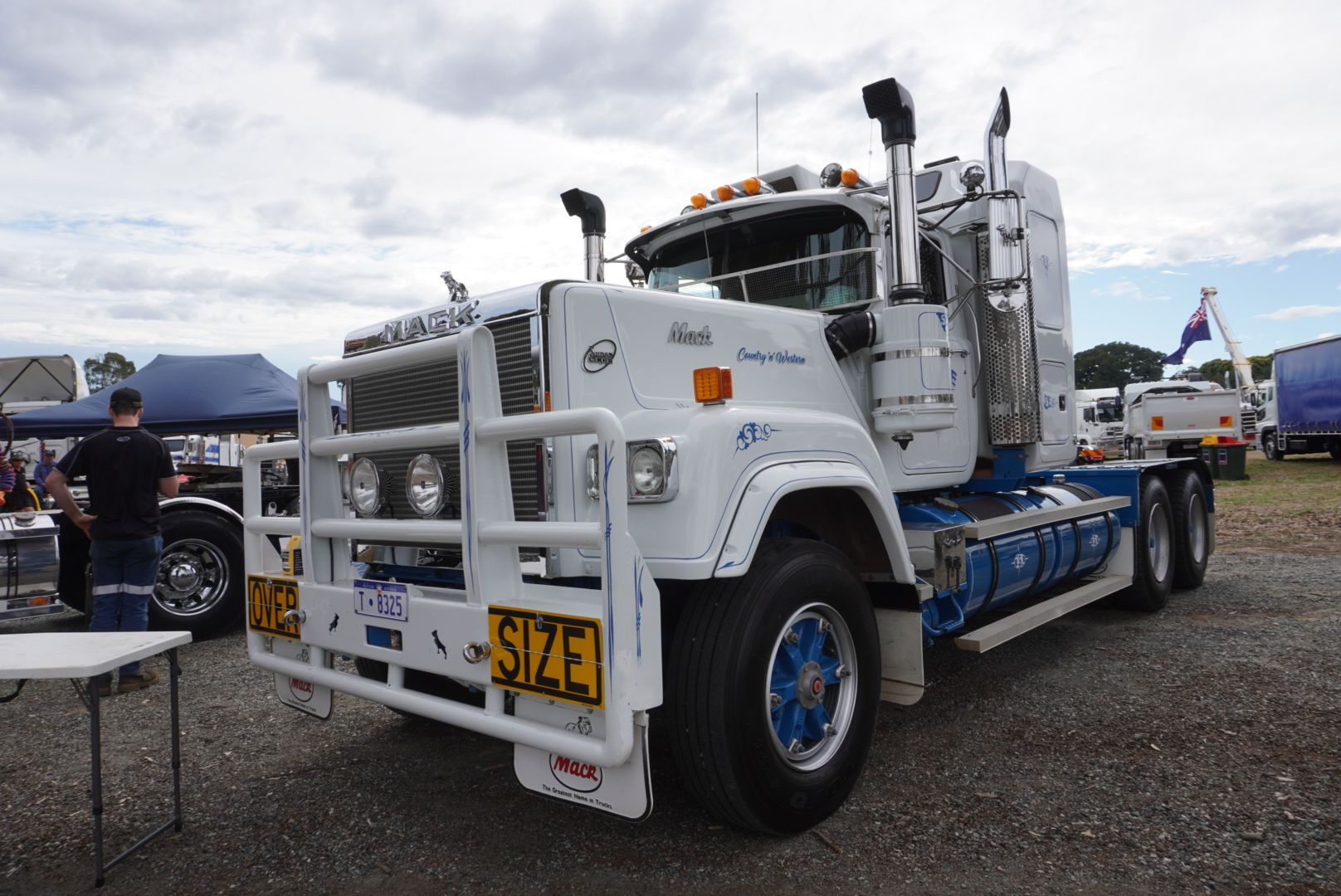 Mack Superliner (Country & Western) (1984)