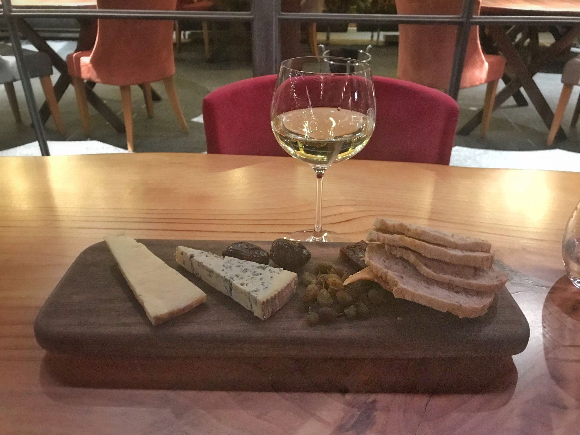 white wine with cheese